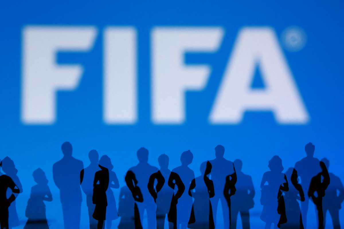 FIFA推进世界杯商业化计划,欧足联抵制下坚称“无人出售足球”