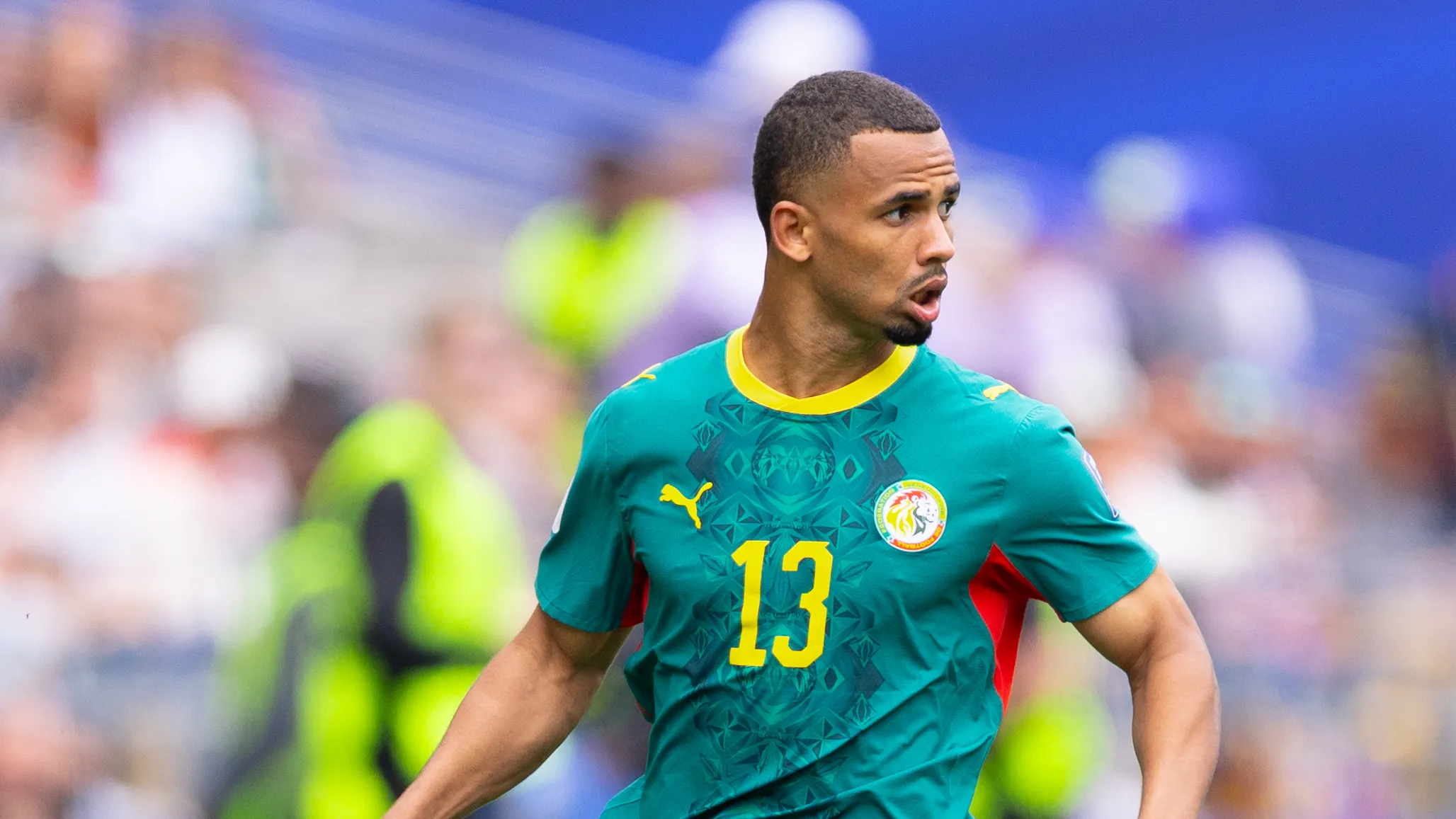 父亲透露恩迪亚耶态度:不打算转会利雅得新月,拒绝高薪诱惑