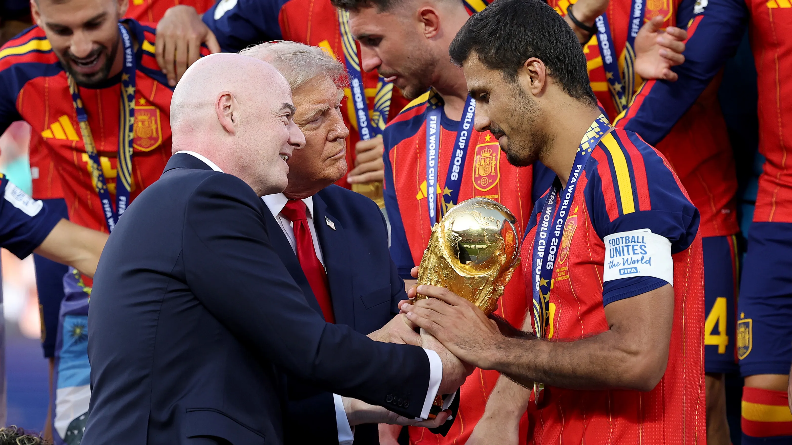 FIFA密件曝光:2030年世界杯或扩军至64队,引发足坛争议
