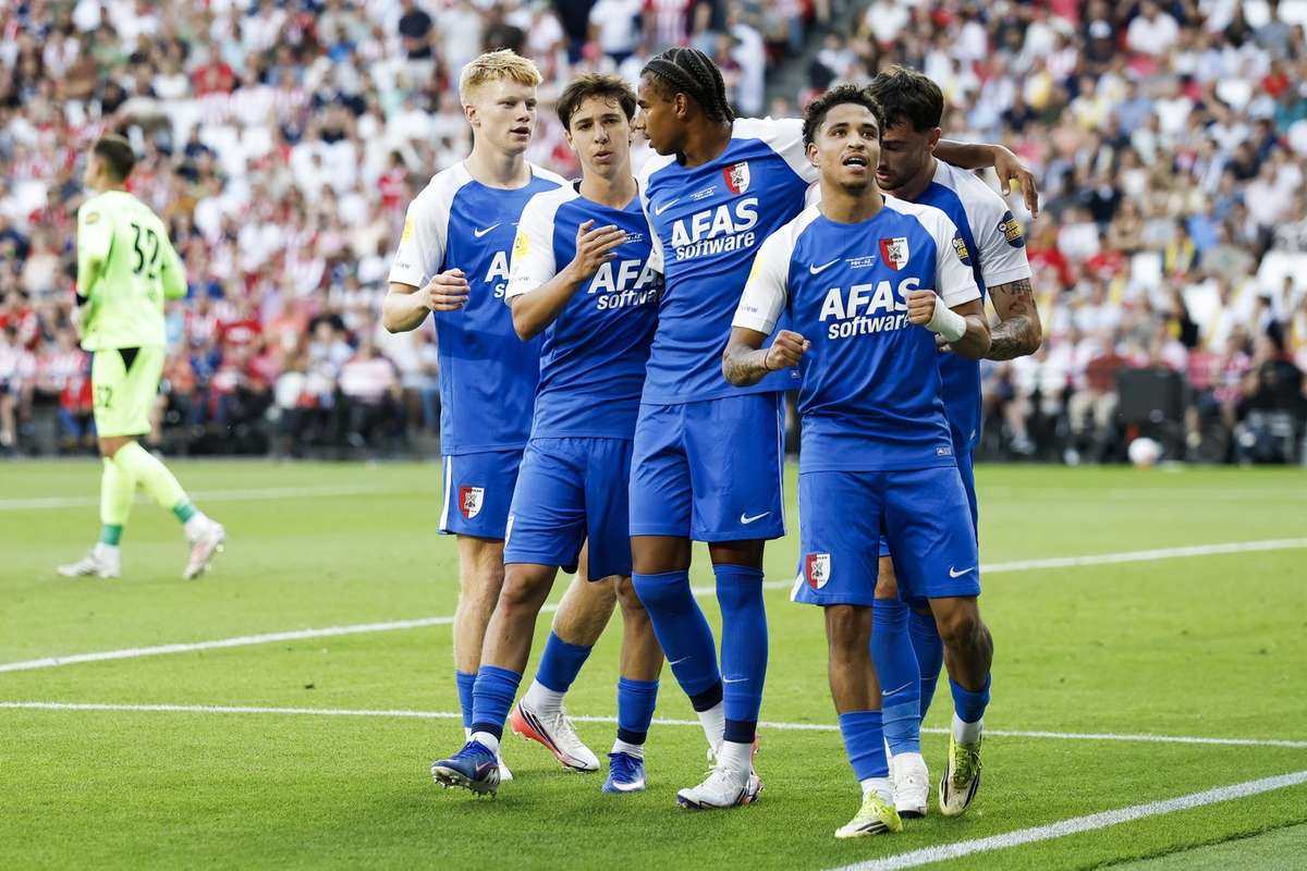 克鲁伊夫盾杯AZ 4-0大胜PSV，时隔12年再夺冠军
