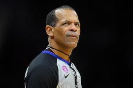NBA官方:裁判埃里克·刘易斯已恢复裁判资格 曾因小号事件被调查