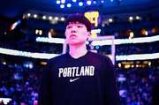 美媒体人:杨瀚森的身体还得练 新秀约基奇可不会那样上篮后倒地