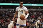 字母哥生涯158次至少30分10板5助 超天勾和大O&独居NBA历史第一多