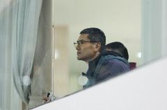 开启邵一期!央视记者:国足新帅邵佳一今天下午召开媒体见面会