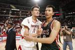 解说：姚明进NBA22岁 大郅24岁 阿联23岁 他们当年都比杨瀚森成熟