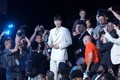 解说:看不到不代表杨瀚森不努力 他需要时间 定制西服也需要等着