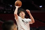 媒体人：杨瀚森折返跑是能够跟得上了 但强度还是比较差的