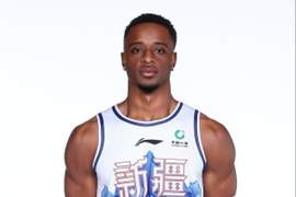 效率可以！纳托尔11中7拿到15分 哈里斯13中7贡献19分7板
