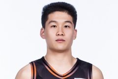 18岁小将!媒体人:王证替补不到4分钟砍11分 确实让人很惊艳
