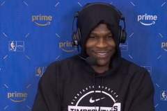 被韦德打趣偷学欧洲步&挂挡拆!华子:你年纪轻轻就夺冠 我得看齐