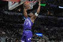 钢铁之躯！科利尔连续2场无加时打满48分钟 2015年隆多后NBA首人