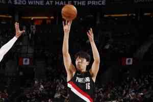 解说:选秀前认为杨瀚森不适合NBA 没想到夏联打得好还有三分