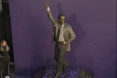 油头神采 紫金永存！湖人传奇主帅帕特·莱利雕像正式揭幕！