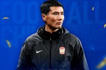 率西海岸获中超第9名！官方：45岁邵佳一获2025年中国金帅奖