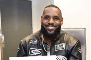2年前的今天：詹姆斯成为NBA历史上首位得到40000分的球员