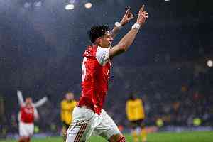 跟队记者:4500万镑,阿森纳今夏将买断24岁后卫因卡皮耶