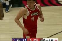 很自信！杨瀚森高位拿球 果断出手中投稳稳命中