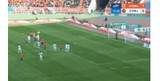 泰山第19分钟2-0领先！克雷桑造点，亲自主罚命中