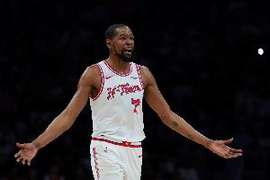 KD:湖人不是防守强队&他们下半场做出了调整 上半场我们予取予求