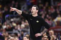 雷迪克：湖人今天需加强身体对抗 而不是看着对手然后转头看球