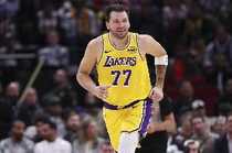 文胖:东契奇连胜期间没有一直在和裁判抱怨 防守也更努力了