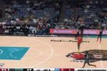 申京传球失误 GG·杰克逊轰进中场压哨三分予以惩戒