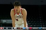 先拔头筹！杨瀚森内线接球强攻造成杀伤 随后罚球稳稳命中