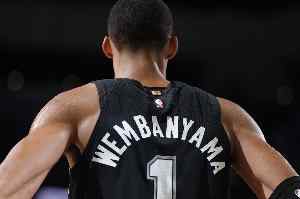 皮尔斯:文班亚马不负众望 配得上进联盟前受到的赞誉 很不容易