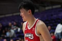 杨鸣：杨瀚森很不易 要立马适应高原 我们当年在云南打比赛也很难