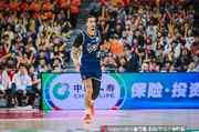 拼尽全力！奎因27中13空砍全场最高38分外加11板4助 也有8失误