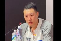 15分11板！翟晓川：没太去想自己的数据 就是尽可能做好自己