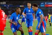 申花1-0领先海港！比赛第52分钟，拉唐头球破门，申花1-0领先
