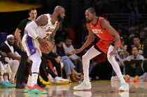?勒邦·占士遇上雷霸龙！NBA译名迷宫：同一球星 三种叫法~