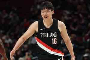 解说： 杨瀚森新秀季提升最多的是身体 这是在NBA容易改变的地方