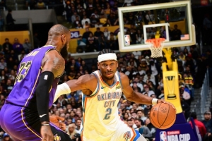 贝弗利:如果詹姆斯&SGA得到的吹罚尺度一致 双方就是势均力敌
