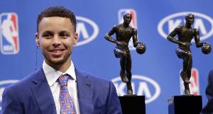 2016年的今天:库里成为历史至今唯一一位全票MVP 勇士73胜9负